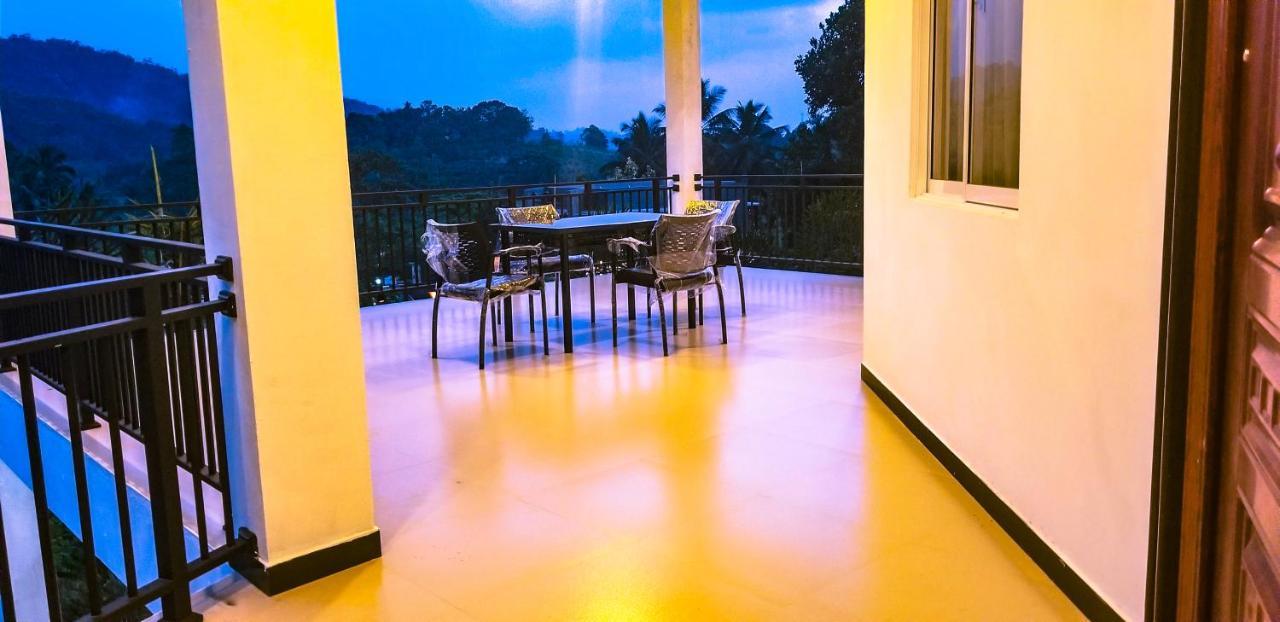 Hôtel Akoya Pearl à Ratnapura Extérieur photo