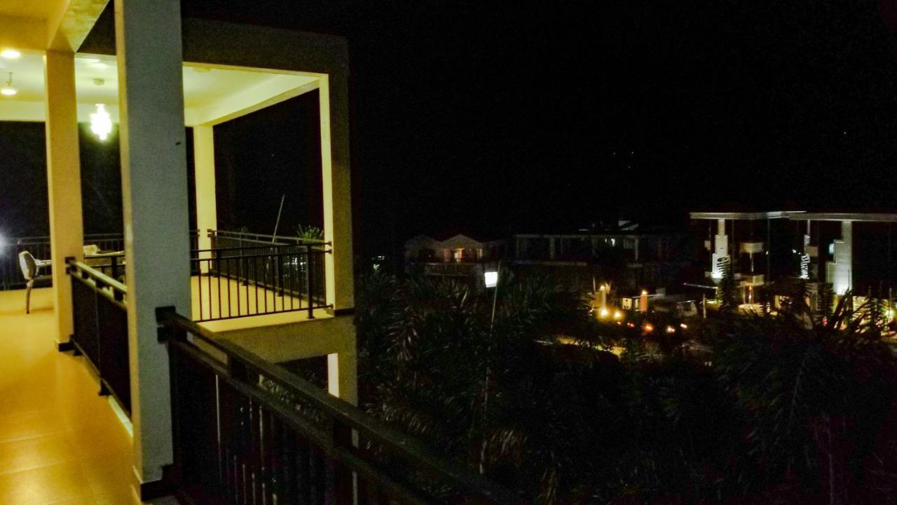 Hôtel Akoya Pearl à Ratnapura Extérieur photo