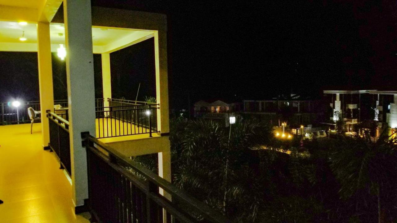 Hôtel Akoya Pearl à Ratnapura Extérieur photo