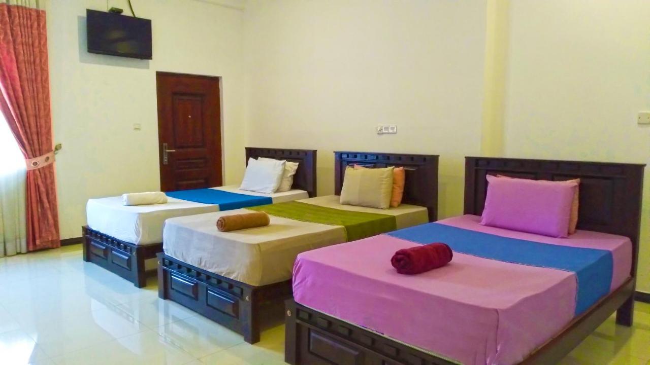 Hôtel Akoya Pearl à Ratnapura Extérieur photo