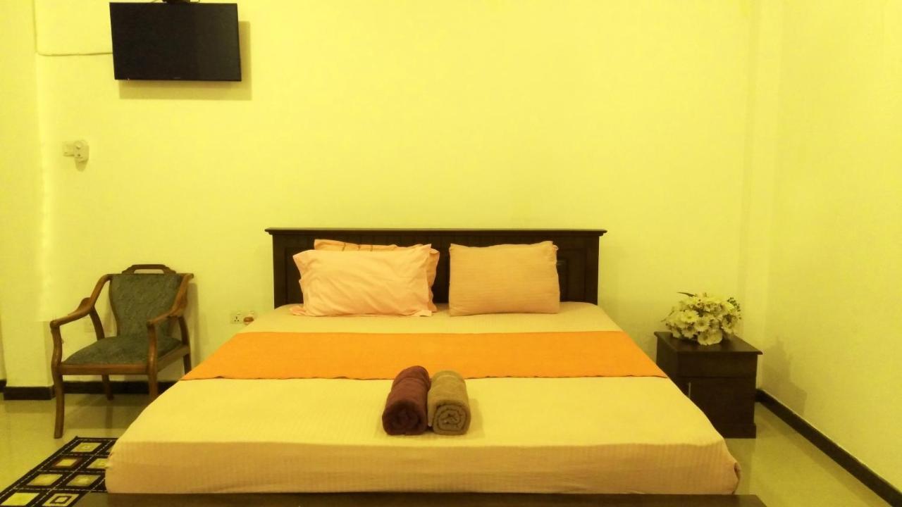 Hôtel Akoya Pearl à Ratnapura Extérieur photo
