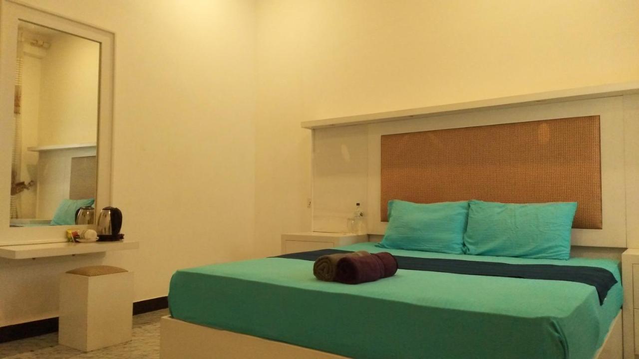 Hôtel Akoya Pearl à Ratnapura Extérieur photo