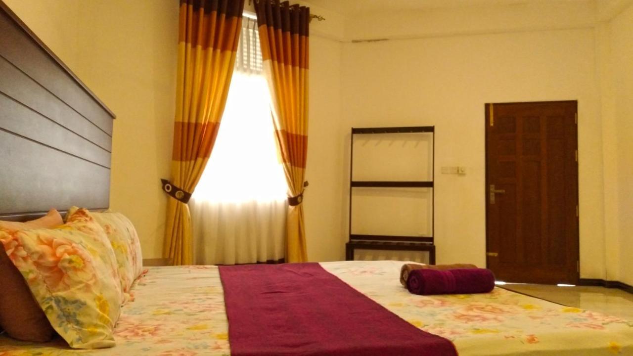 Hôtel Akoya Pearl à Ratnapura Extérieur photo