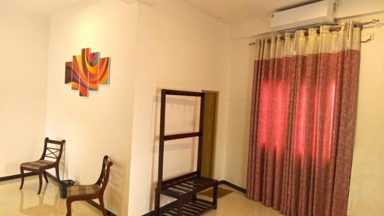Hôtel Akoya Pearl à Ratnapura Extérieur photo