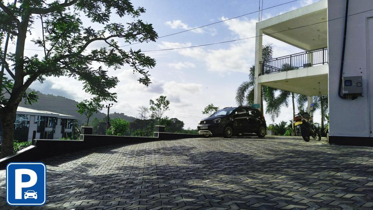 Hôtel Akoya Pearl à Ratnapura Extérieur photo